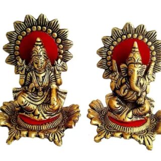 Laxmi Ganesh on Gol Kamal Plate Set